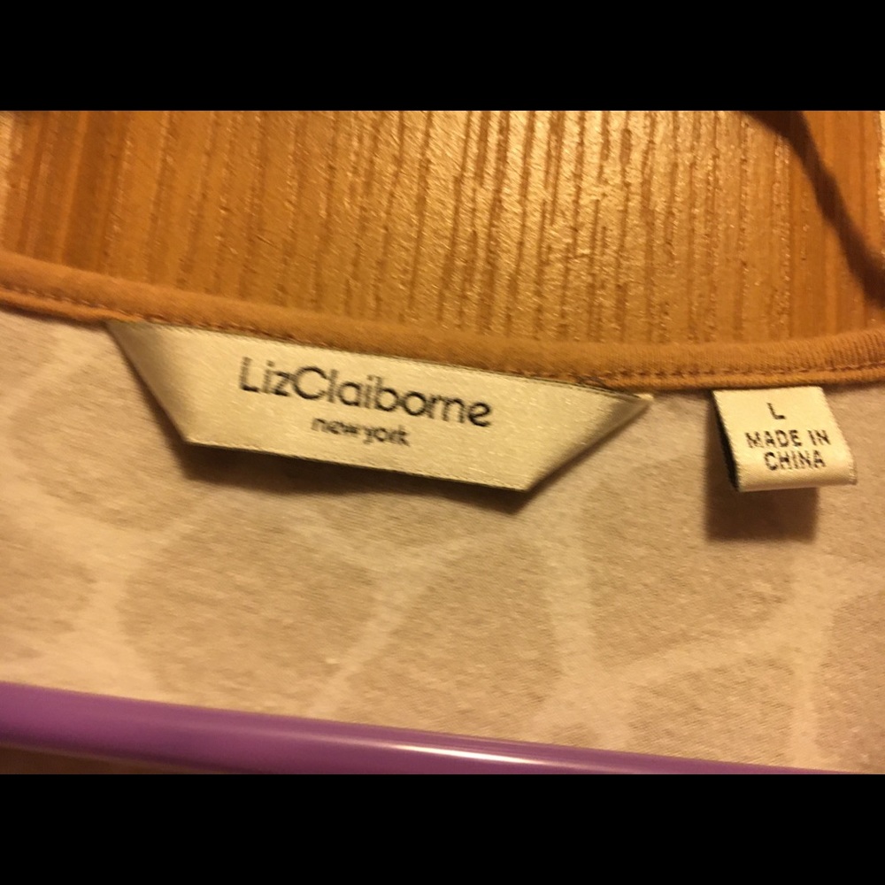 Top - Picture 2 of 2